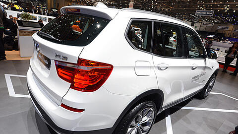 Keine weiße Weste? - Modell eines BMW X3.