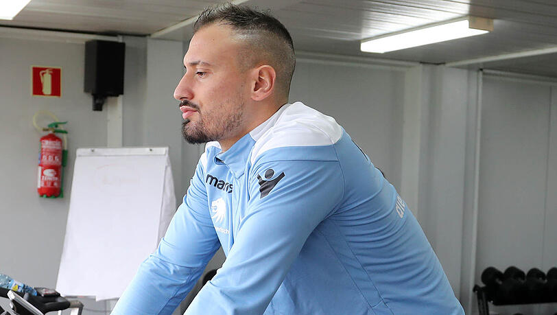 Nachdenklich auf dem Ergometer: Timo Gebhart laboriert weiterhin an der einer Entzündung der Achillessehne. Nachdenklich auf dem Ergometer: Timo Gebhart laboriert weiterhin an der einer Entzündung der Achillessehne.