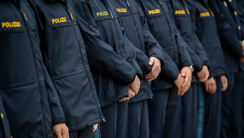 Die ausgebildeten Polizisten fangen im Frühjahr in München an. (Symbolbild) Die ausgebildeten Polizisten fangen im Frühjahr in München an. (Symbolbild)