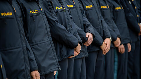 Die ausgebildeten Polizisten fangen im Frühjahr in München an. (Symbolbild)