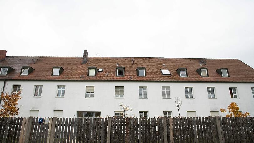Die Wohnungslosenunterkunft in der Schöllstraße soll um ein Haus erweitert werden. Die Wohnungslosenunterkunft in der Schöllstraße soll um ein Haus erweitert werden.
