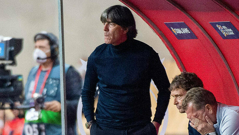 Jogi Löw während des Spiels der deutschen Nationalmannschaft gegen Spanien Jogi Löw während des Spiels der deutschen Nationalmannschaft gegen Spanien