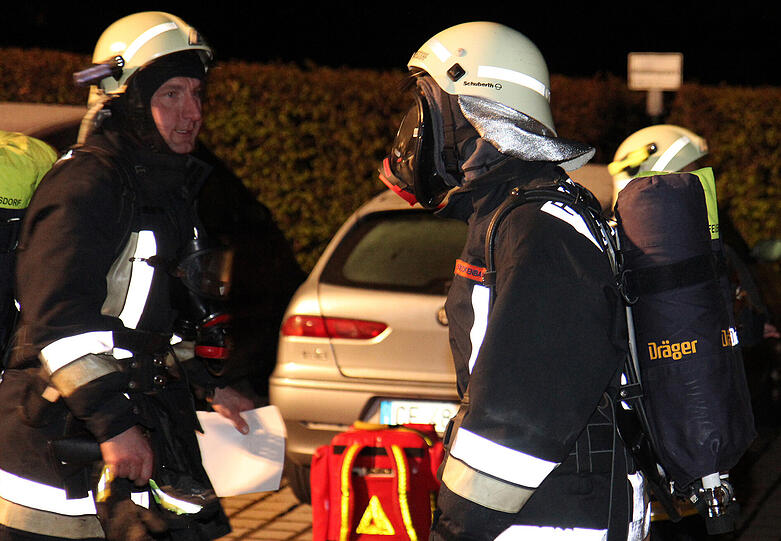 Völlig verkohlt: Der Altarraum ist durch den Brand zerstört worden. Offenbar hat eine Kerze das Feuer im Studienstift St. Michael ausgelöst. Die Bilder