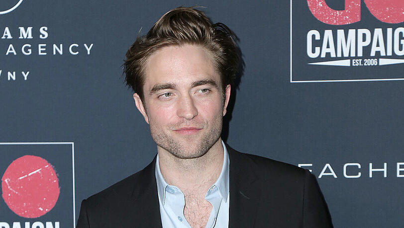 Robert Pattinson darf sich offenbar in ein Batmobil mit viel PS setzen Robert Pattinson darf sich offenbar in ein Batmobil mit viel PS setzen