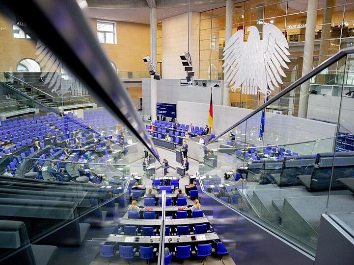 Der Deutsche Bundestag hat derzeit die Rekordgröße von 709 Abgeordneten.