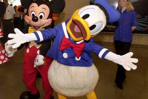 Gute Miene zum erfolglosen Spiel: In den USA steht Donald vor dem Aus. In Deutschland florieren seine Geschichten.