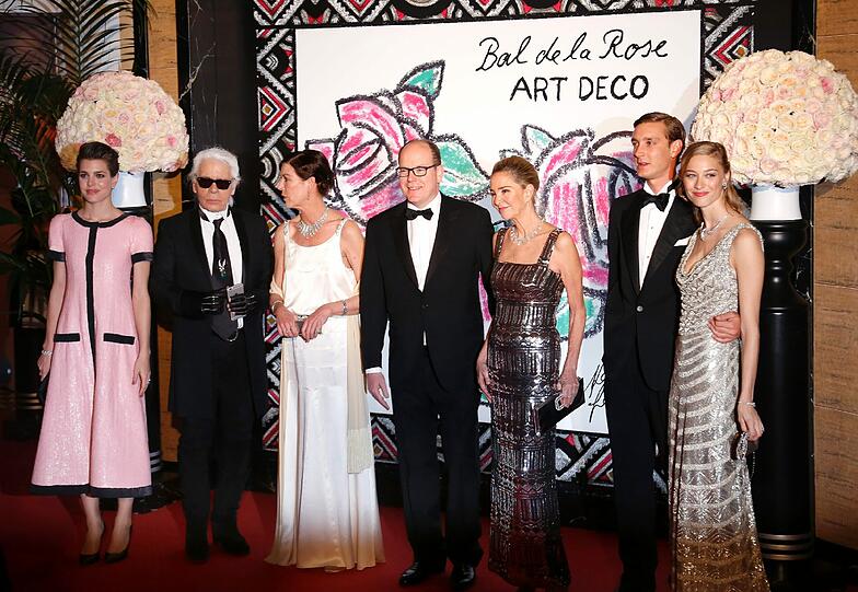 Charlotte Casiraghi, Karl Lagerfeld, Prinzessin Caroline von Hanover, Fürst Albert von Monaco, Paola Marzotto, Pierre Casiraghi und Beatrice Borromeo