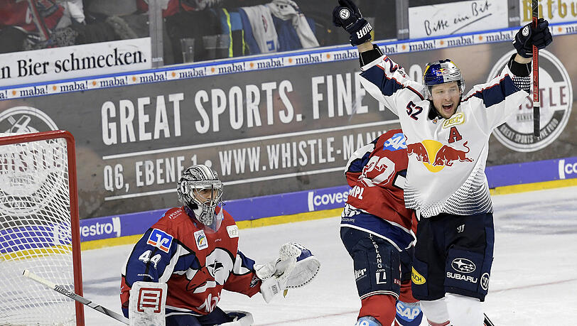 So sehen Spitzenspiel-Sieger aus: Patrick Hager bejubelt seinen Treffer zum 1:0 gegen Mannheim, am Ende feiert der EHC einen 2:1-Erfolg beim Tabellenführer. So sehen Spitzenspiel-Sieger aus: Patrick Hager bejubelt seinen Treffer zum 1:0 gegen Mannheim, am Ende feiert der EHC einen 2:1-Erfolg beim Tabellenführer.