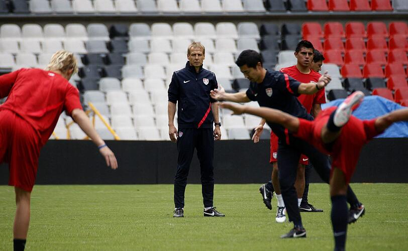 Für den ehemalige FC Bayern Trainer Jürgen Klinsmann und das US-Nationalteam ist beim Rückspiel gegen Jamaika am Dienstagnacht &bdquo;verlieren verboten".Foto: Alex Cruz