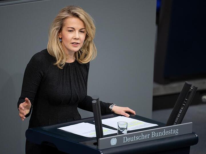 Linda Teuteberg gehört dem Bundestag seit der Wahl 2017 an. FDP-Chef Lindner schlug die 37-jährige nun für den Posten der Generalsekretärin vor.
