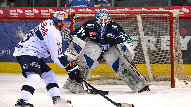 Erzielt das 1:0 für den EHC in Schwenningen: Michael Wolf (l.).