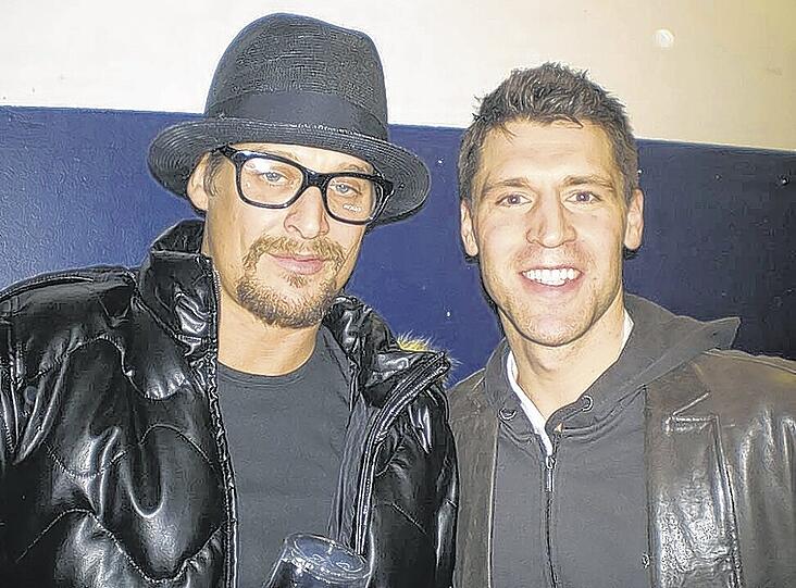 Der Musiker und der Eishockeyspieler: Kid Rock (l.) und EHC-Ass Dylan Gyori.