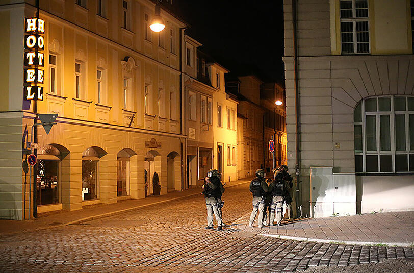 In Ansbach hat sich ein Bombenanschlag ereignet. Die ersten Bilder vom Tatort.