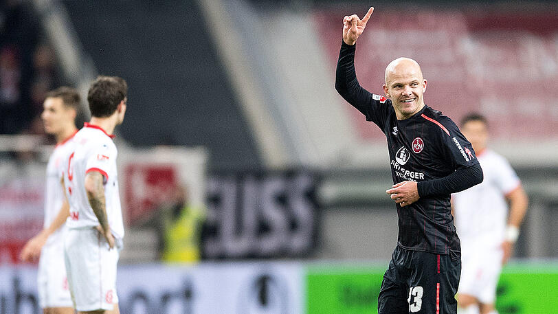 Der Nürnberger Tobias Werner bejubelt seinen Treffer zur 1:0-Führung in Düsseldorf.