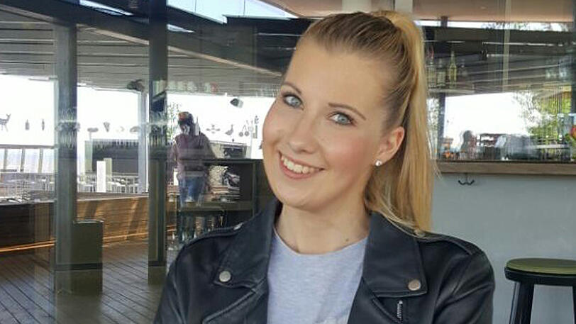 Lisa B. (25)