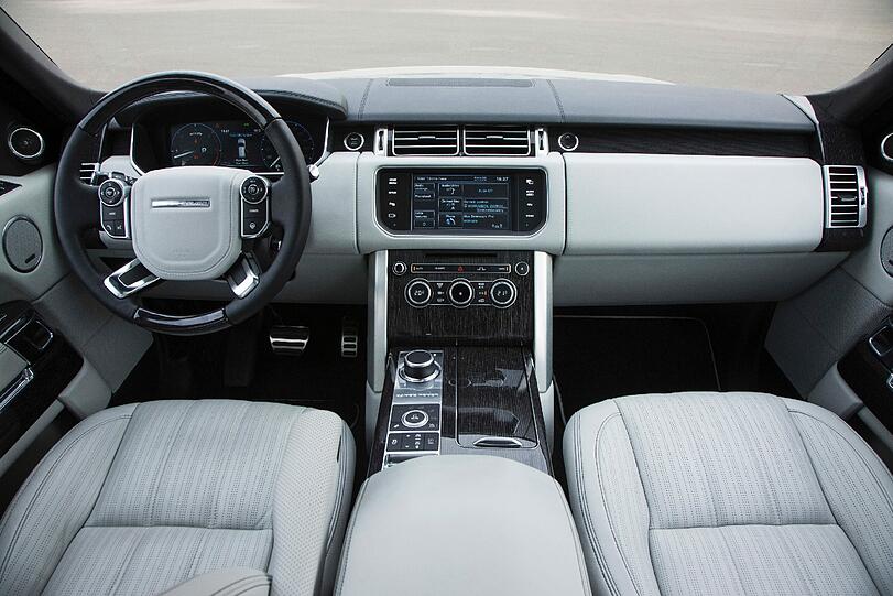 Der neue Range Rover im Detail: Die Zahl der Schalter wurde halbiert.
