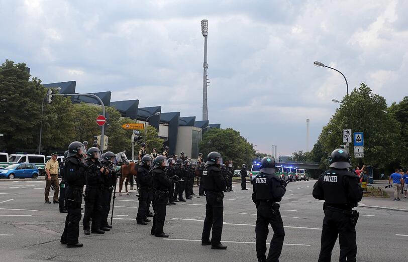 Die Löwen sind da! Die Bilder vor dem Amateurderby im Grünwalder Stadion.