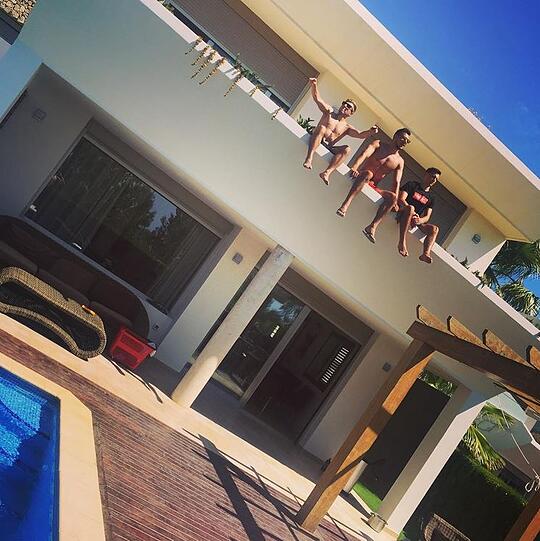 Für Bremen-Leihgabe Levent Aycicek ging's erst nach Spanien auf die Insel Ibiza - Männerurlaub!