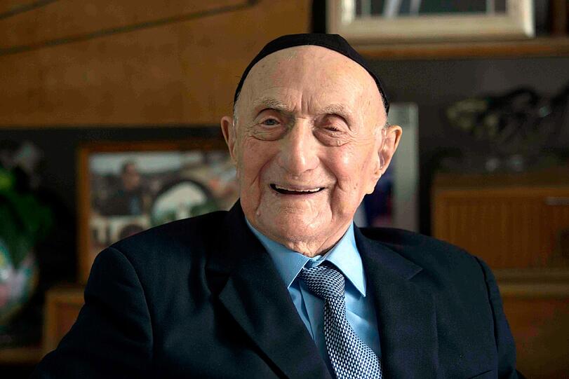 Der älteste Mann der Welt wurde Ysrael Krystal wurde 1903 geboren.