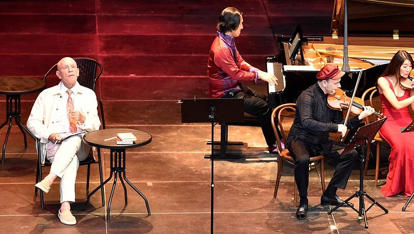 John Malkovich bei seinem Auftritt im Theater am Dienstag im tschechischen Schloss Kromeriz.