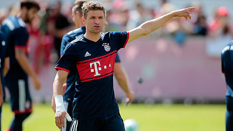 Gibt schon wieder die Richtung vor: Bayern-Star Thomas Müller.
