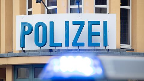 Die Polizei ermittelt wegen Verstößen gegen das Tierschutzgesetz in einer Hundepension in München.