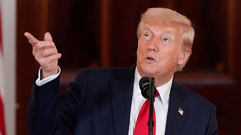US-Präsident Trump hat Kiew zu dem Rohstoffabkommen gedrängt.