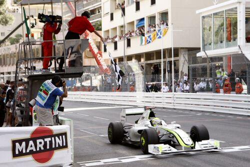 Erster - mal wieder: jenson Button siegt auch in Monte Carlo.