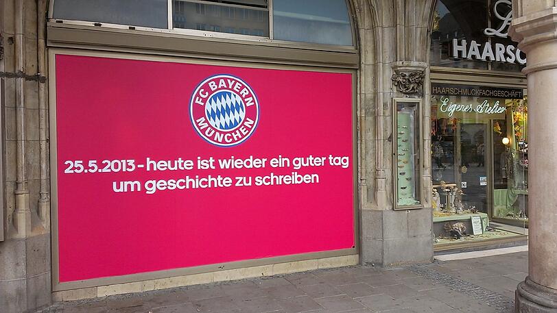 Schaufensterplakat am Marienplatz