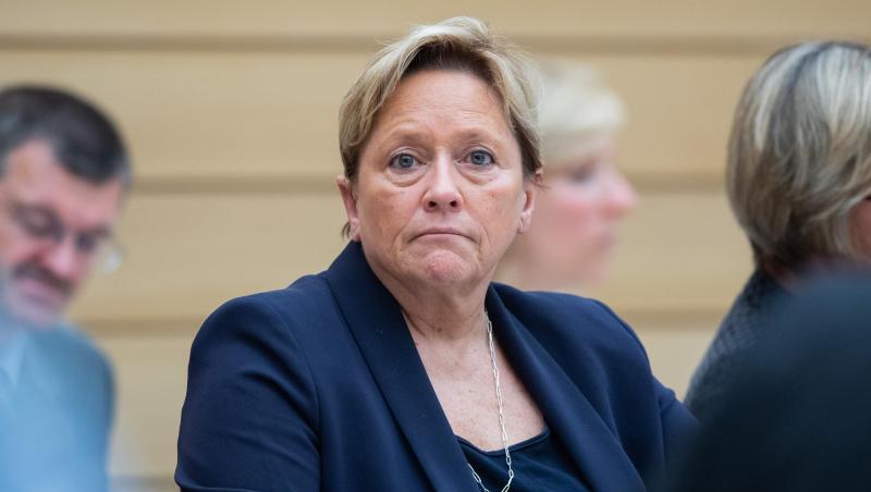 Die baden-württembergische Kultusministerin Susanne Eisenmann (CDU). Foto: Tom Weller/dpa/Archivbild Die baden-württembergische Kultusministerin Susanne Eisenmann (CDU). Foto: Tom Weller/dpa/Archivbild