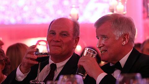 Uli Hoeneß (l.) mit Bayerns Ministerpräsident Horst Seehofer.