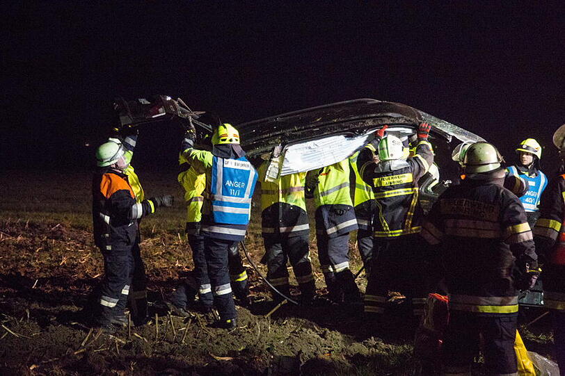 Schwerer Unfall bei Anger: BMW kracht gegen einen Baum - Bayern - Abendzeitung München