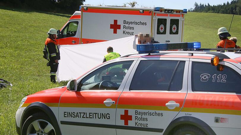 Ob der Motorradfahrer einen Führerschein für die Maschine besitze, sei Gegenstand weiterer Ermittlungen, so die Polizei.
