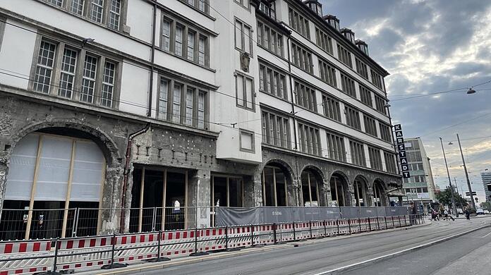 Ganz schön entkernt ist der Karstadt am Hauptbahnhof.