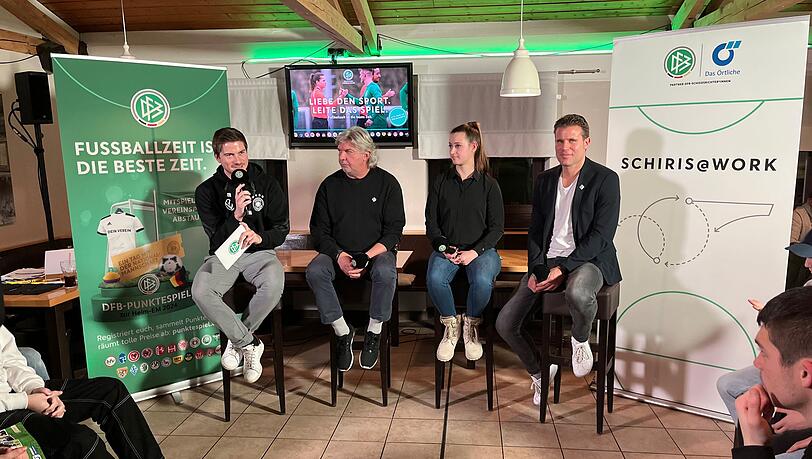 Presserunde mit DFB-Pressemitarbeiter Tim Noller (l-r), DFB-Vizepräsident Ronny Zimmermann, Amateur-Schiedsrichterin Celine Körper, und Bundesliga-Rekordschiedsrichter Felix Brych.