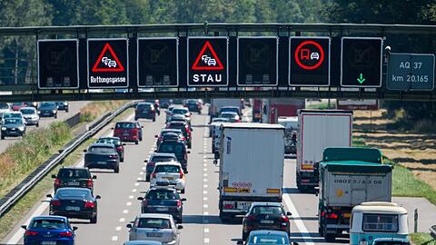 Neben der A8 ist in Bayern besonders der Großraum München staugefährdet. (Archivbild)