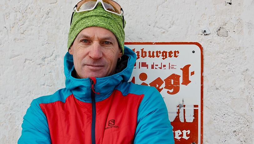 Michael Vitzthum ist Kommunikationsdesigner und berichtet auf Social Media über seine Touren mit Bus und Bahn. Michael Vitzthum ist Kommunikationsdesigner und berichtet auf Social Media über seine Touren mit Bus und Bahn.