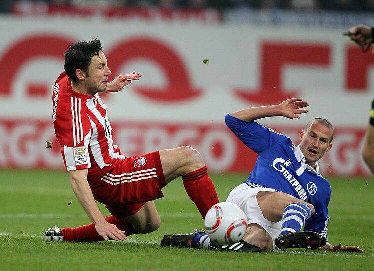 6. Spieltag:  FC Schalke 04 - FC Bayern (16.-18.09.2011). Vergangene Saison kann Neuer den Kasten in Gelsenkirchen sauber halten. Endstand 2:0 für Schalke.