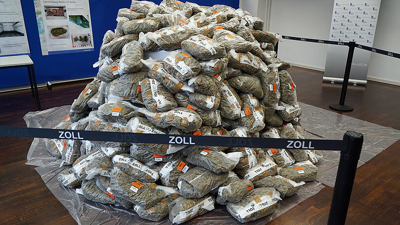 550 Kilogramm Marihuana: Dem Zoll gelang bei Hof ein großer Schlag gegen Drogenschmuggler.