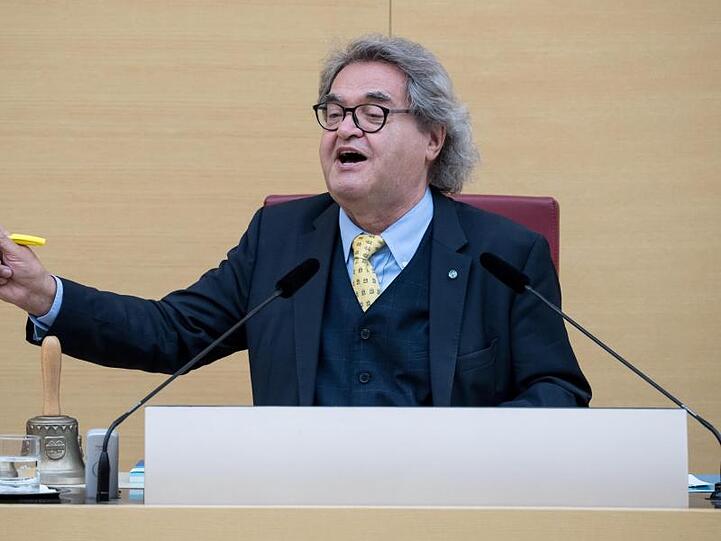Alterspräsident Helmut Markwort (FDP) im Bayerischen Landtag.