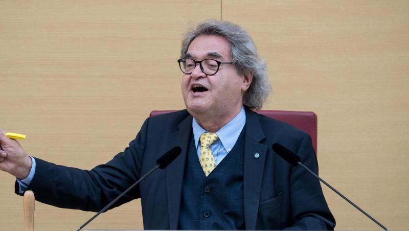 Alterspräsident Helmut Markwort (FDP) im Bayerischen Landtag. Alterspräsident Helmut Markwort (FDP) im Bayerischen Landtag.