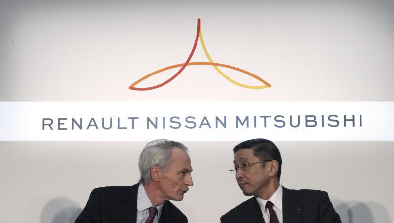 Jean-Dominique Senard (l), Vorstandsvorsitzender von Renault, und Hiroto Saikawa, CEO von Nissan geben eine gemeinsame Pressekonferenz in der Nissan-Zentrale in Yokohama. Jean-Dominique Senard (l), Vorstandsvorsitzender von Renault, und Hiroto Saikawa, CEO von Nissan geben eine gemeinsame Pressekonferenz in der Nissan-Zentrale in Yokohama.