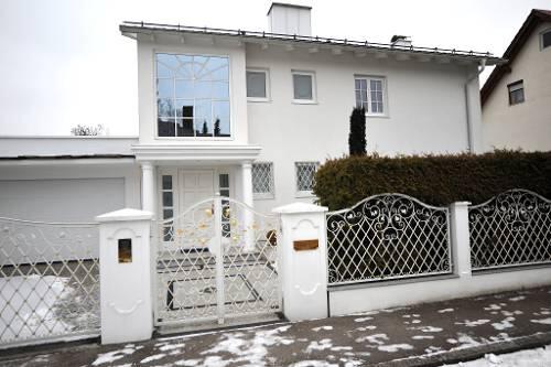 In diesem Haus in Aubing wohnte die Tote mit ihrem Freund seit 13 Jahren.