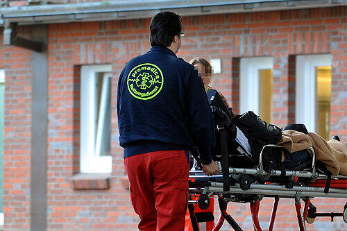 Das 22-jährige Opfer kam sofort in eine Klinik, konnte aber nach der Untersuchung wieder entlassen werden.