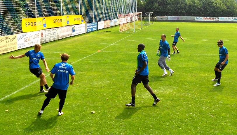 Neue Bilder aus dem Trainingslager: Die Löwen schwitzen in Gottsdorf an der Donau. Die Bilder