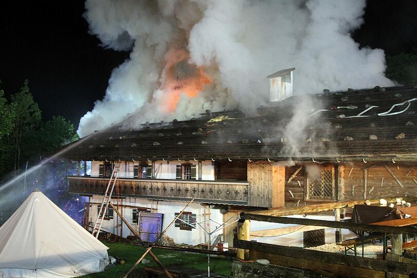 Sechs Menschen sind vermutlich tot. Die schrecklichen Bilder vom Feuer-Drama im Berchtesgadener Land"