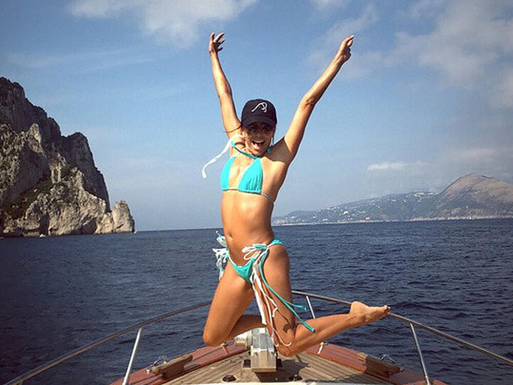 Eva Longoria setzt auf einen Triangel-Bikini