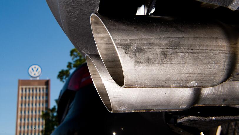 Die Länderchefs von Bayern und Niedersachsen fordern eine Lockerung des ab 2035 geplanten Verbots der Neuzulassung von Autos mit Verbrennungsmotor. (Symbolbild)