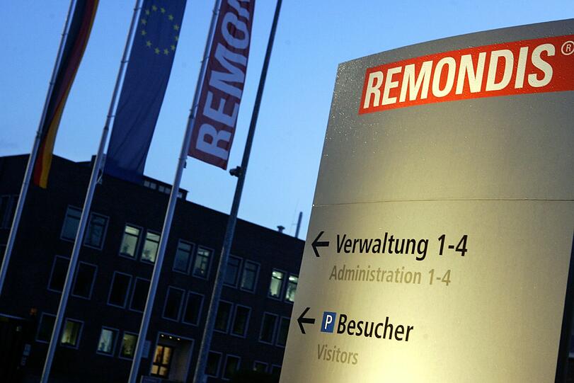 PLATZ 10: Die Unternehmer-Familie Rethmann verfügt über ein Vermögen von sechs Milliarden Euro und belegt damit den zehnten Platz im deutschen Milliardärs-Ranking. Zur Rethmann-Gruppe gehört ein breites Spektrum von Dienstleistungen: "Remondis" entwickelt als eines der größten privaten Dienstleistungsunternehmen alternative Energieträger und Recyclingprodukte, und stellt Wasserversorgung und -aufbereitung bereit; "Rhenius Logistics" zählt zu den führenden europäischen Logistikdienstleistern und unter "Saria" werden Lebensmittel und landwirtschatliche Produkte hergestellt.