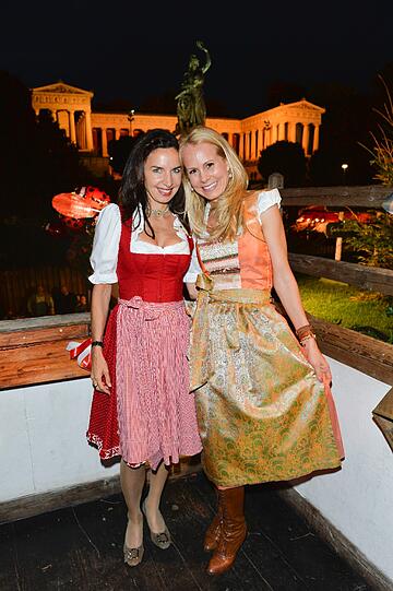 Clarissa Käfer und Nadja Anna Fürstin zu Schaumburg-Lippe.
